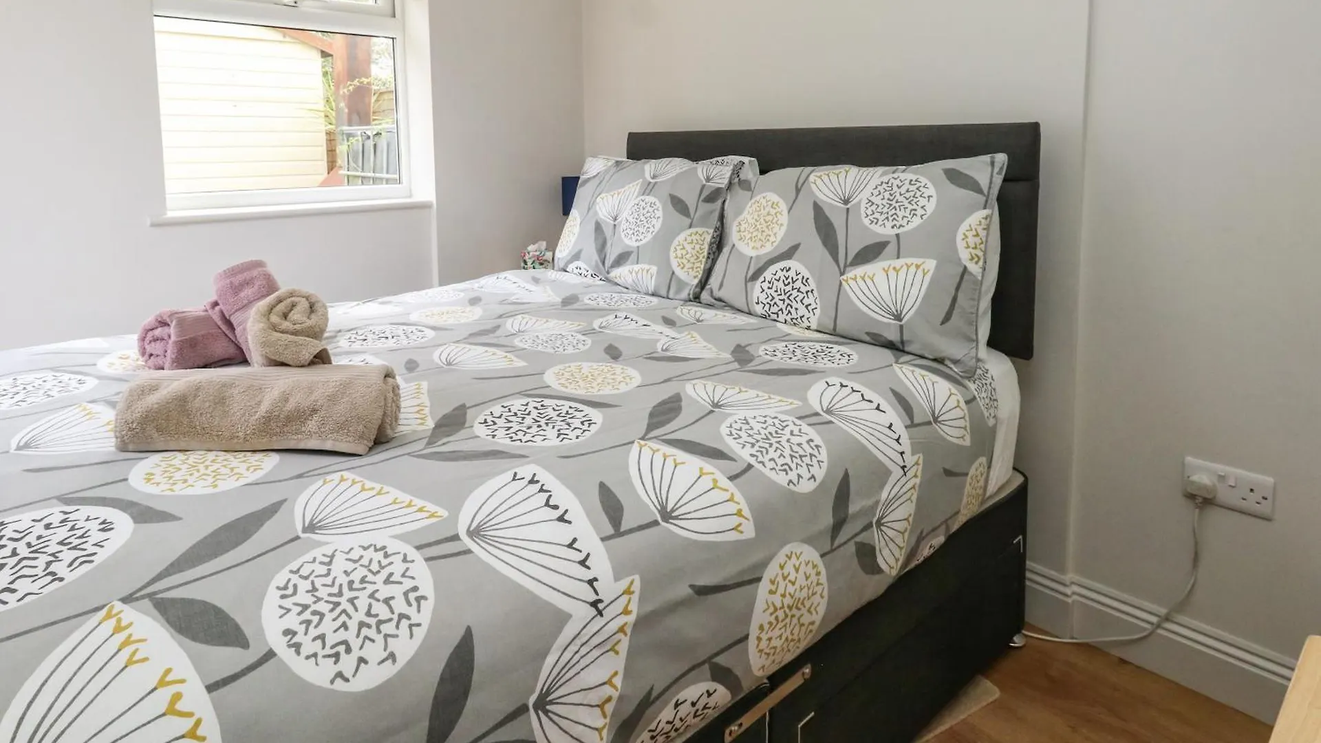 Little Timbers Villa Ringwood
